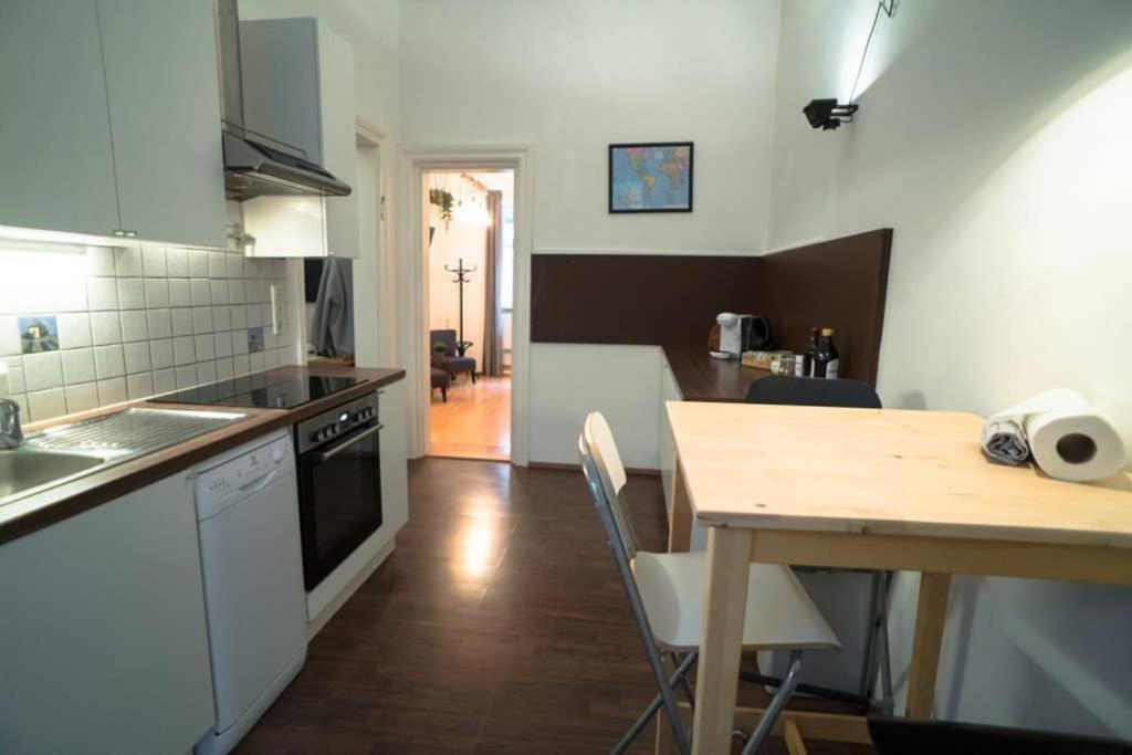 Cosy And Spacious Apartment In The Heart Of Innsbruck Buitenkant foto